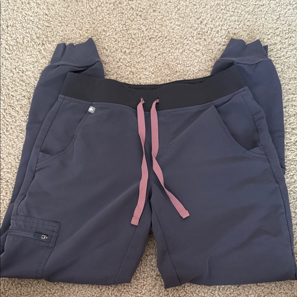 Figs | High Waisted Zamora Charcoal Jogger Scrub Pants - Picture 4 of 6